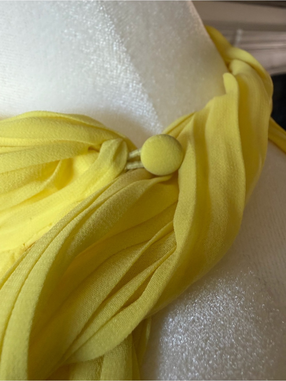 Oleg Cassini Vintage Sz 8 Yellow Pleated Sleeveless Tie Neck Cocktail Dress - Picture 5 of 9